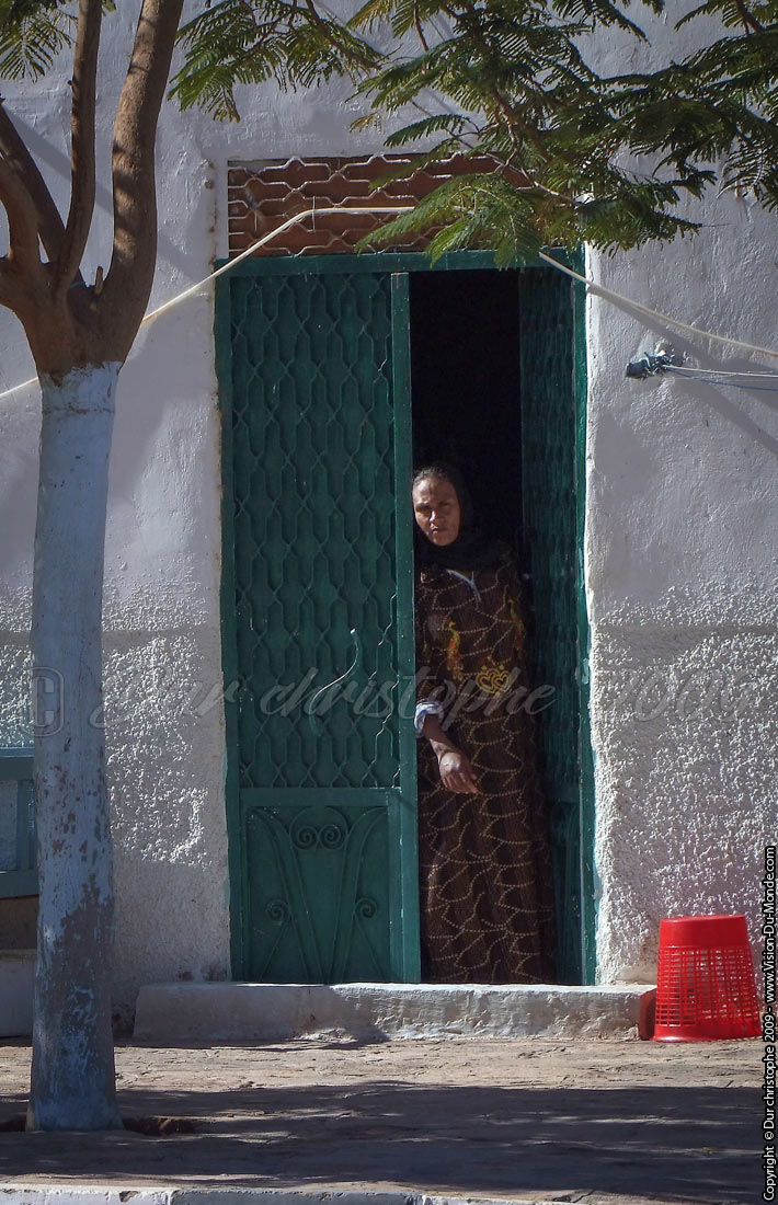 Femme voilée - Assouan - 2009