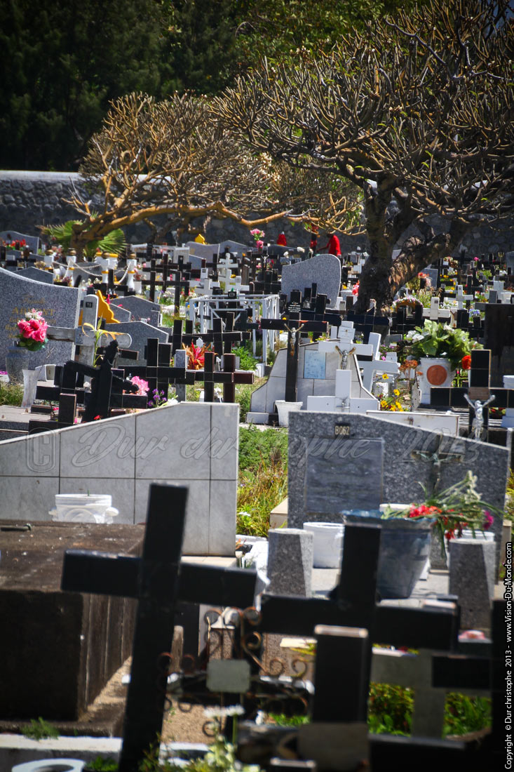 Les croix noires - Cimetière de Saint Pierre - 2013