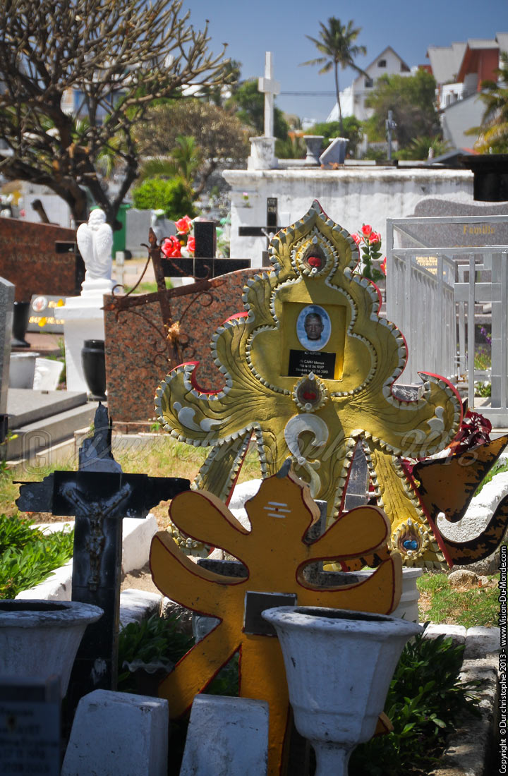 Croix Indienne  - Cimetière de Saint Pierre - 2013