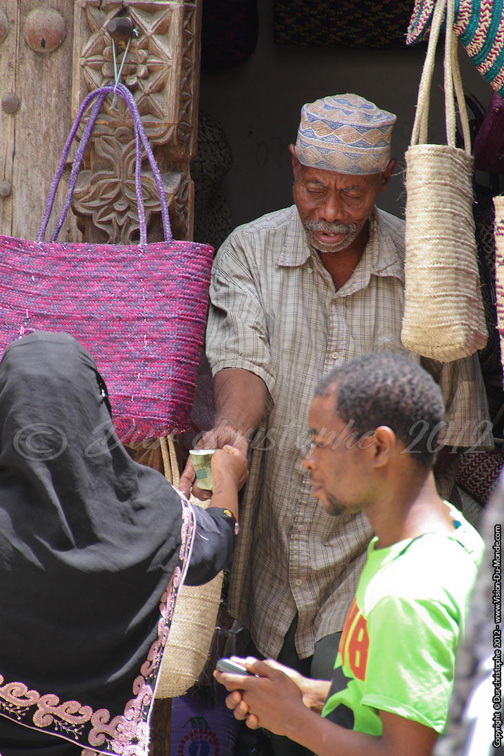 Marché conclu ! - Stone town - Zanzibar 2012