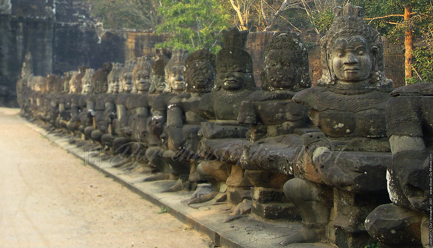 Les gardiens - Siem Reap - 2007