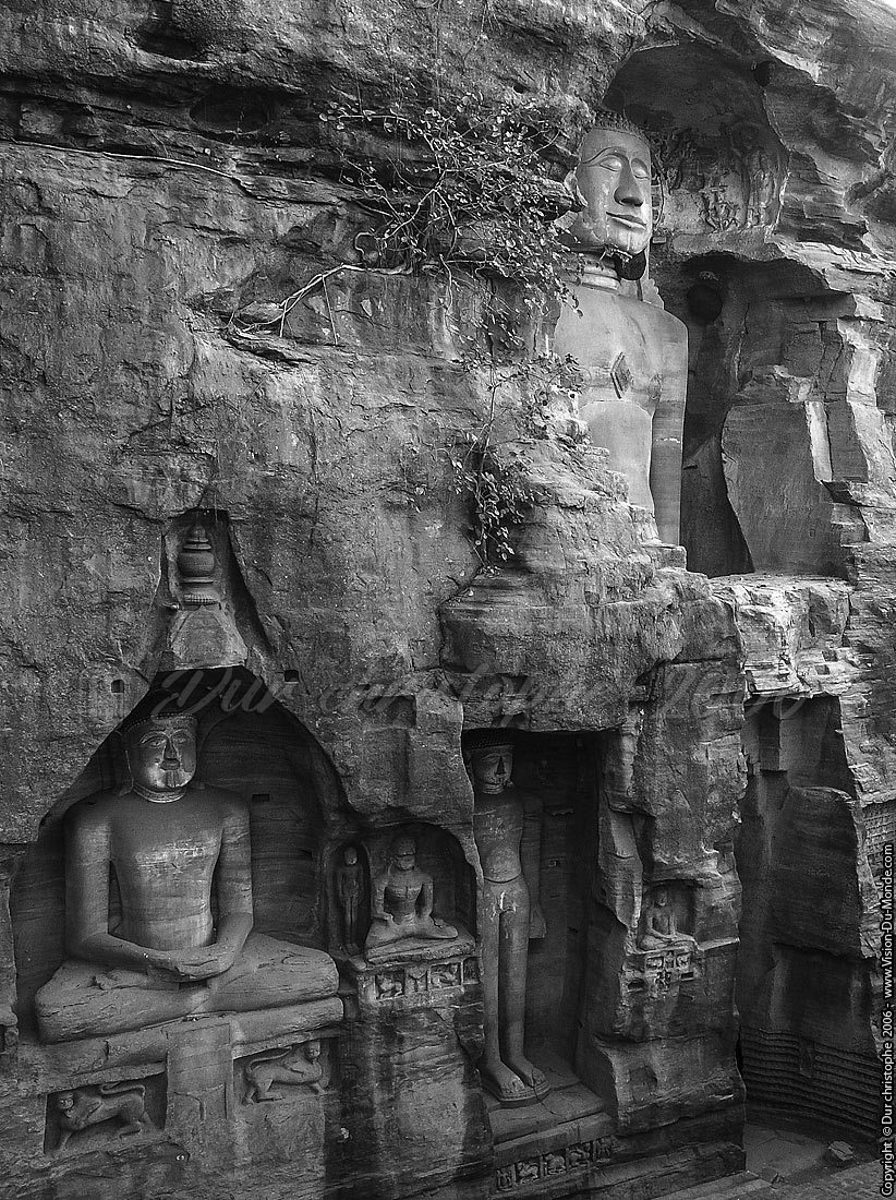Falaises sculptée  - Gwalior - 2006