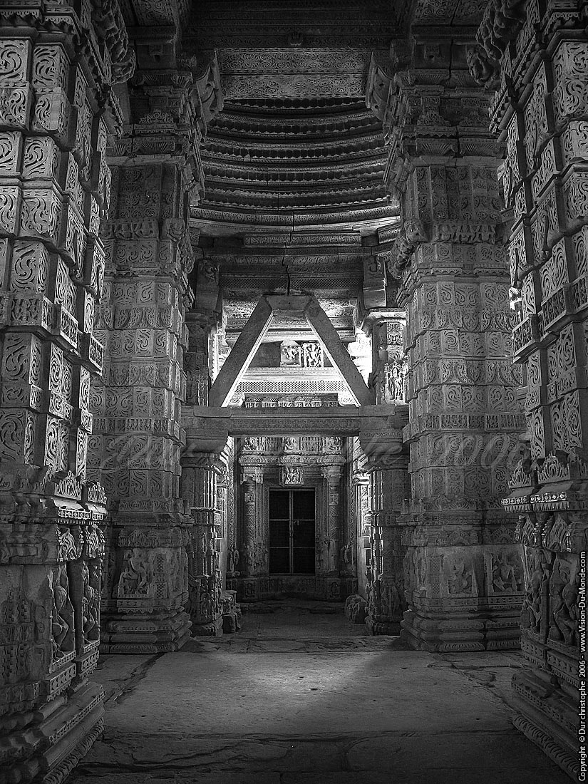 Sas Bahu Temple   - Gwalior - 20066