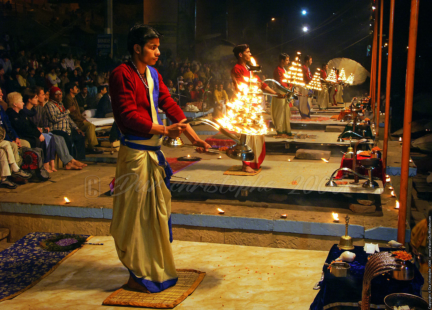 Cérémonie du soir au bord du Gange - Varanasi - 2006