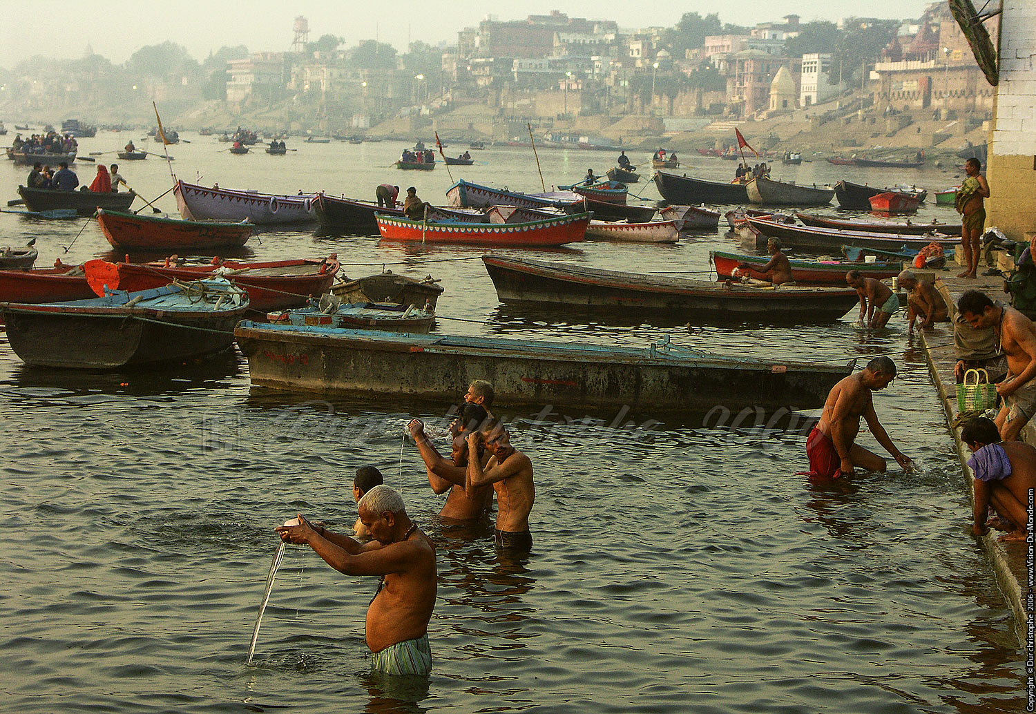 Ablutions matinales dans le Gange - Varanasi - 2006