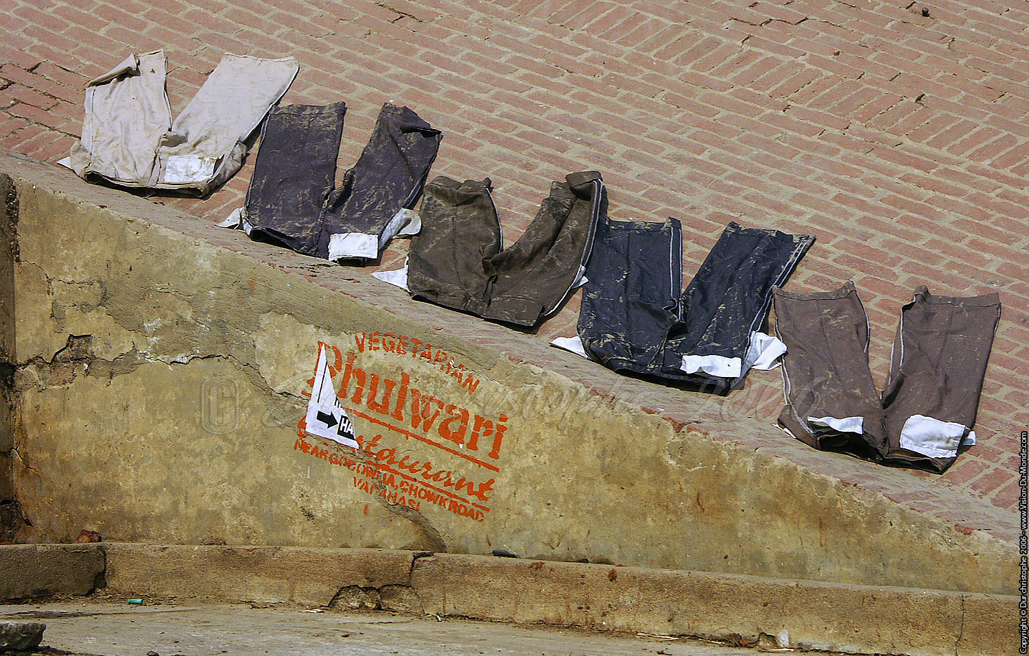 Linge séchant au soleil - Varanasi - 2006
