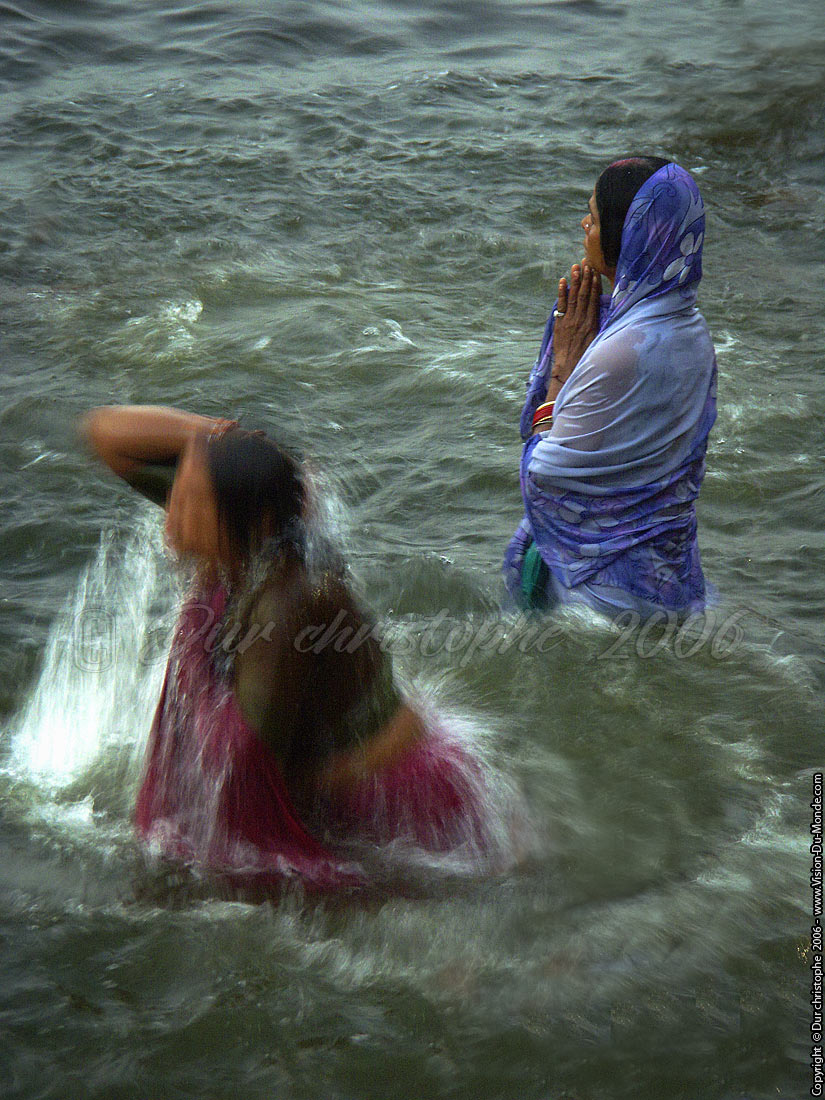 Ablutions matinales dans le Gange - Varanasi - 2006