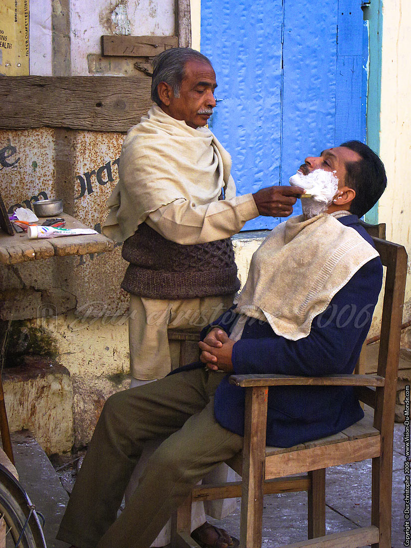 Barbier de rue - Varanasi - 2006