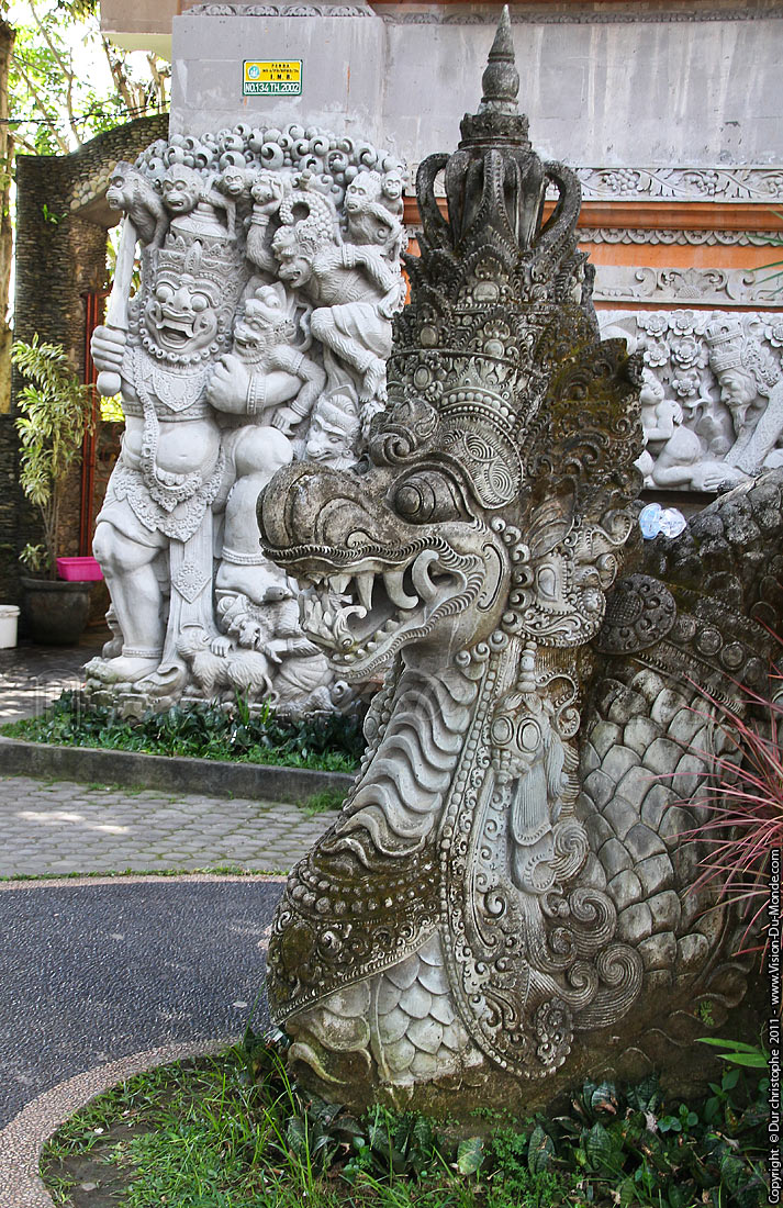 Statues divinités - Ubud - BALI 2011