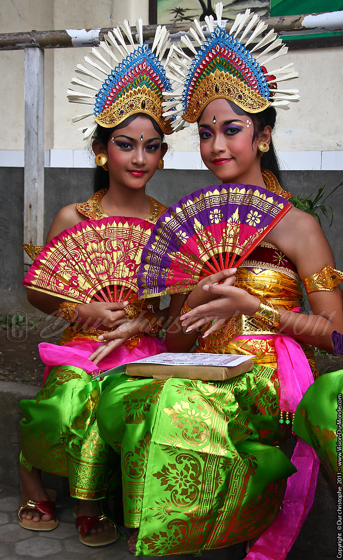 Danseuses, spectacle de kermesse - Ubud - BALI 2011