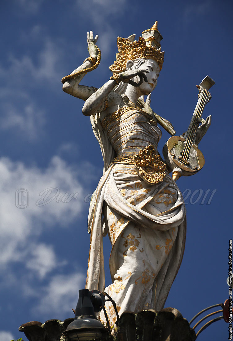 Statue de Saraswati - Ubud - BALI 2011