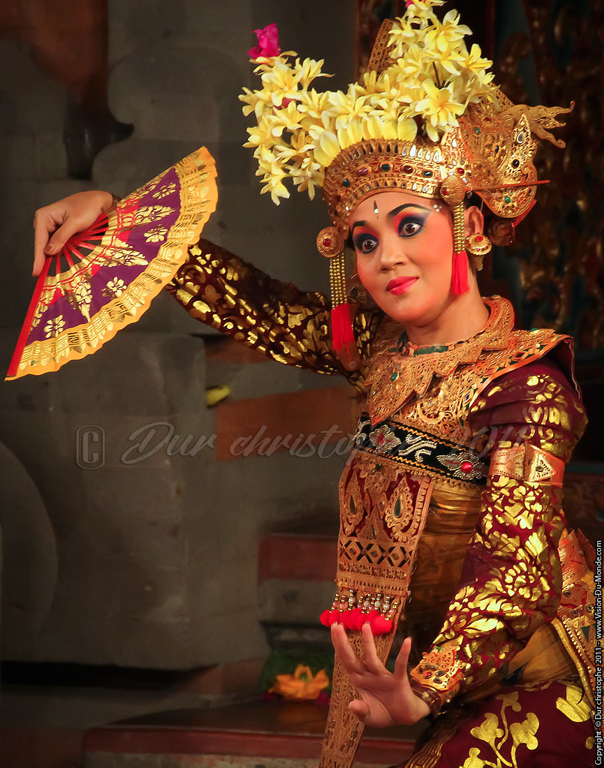 Danseuse traditionnelle - Ubud - BALI 2011