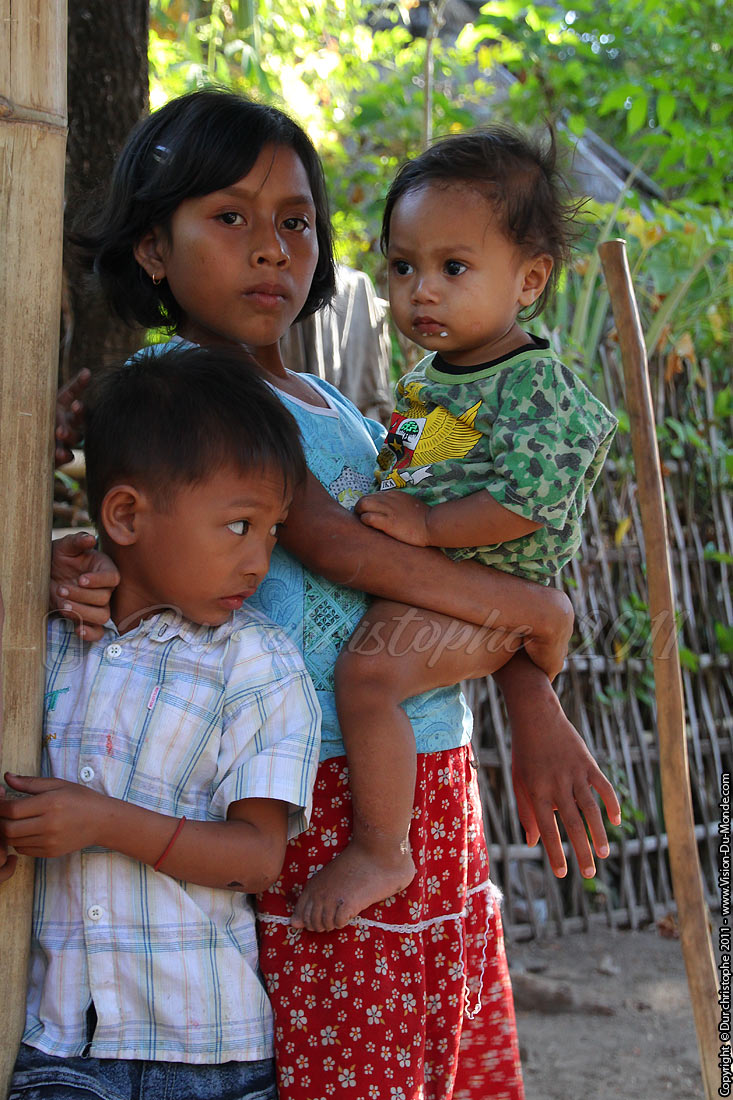 La grande soeur - Senaru - LOMBOK 2011