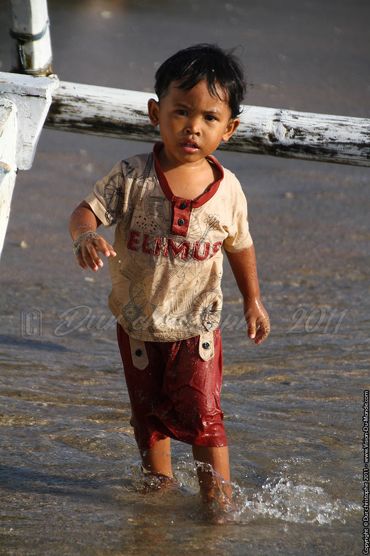 l'enfant de la plage - LOMBOK 2011