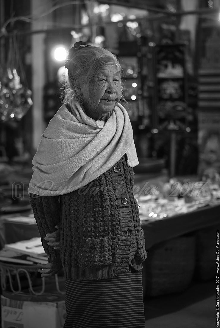 Marché de nuit -  Luang Prabang   - Laos 2017