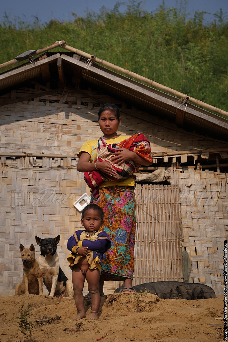 Village Ethnie le long du Mékong - Laos 2017