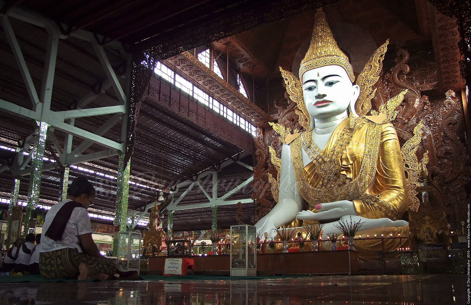 Le magnifique Bouddha de Ngahtagyi - Yangon 2010