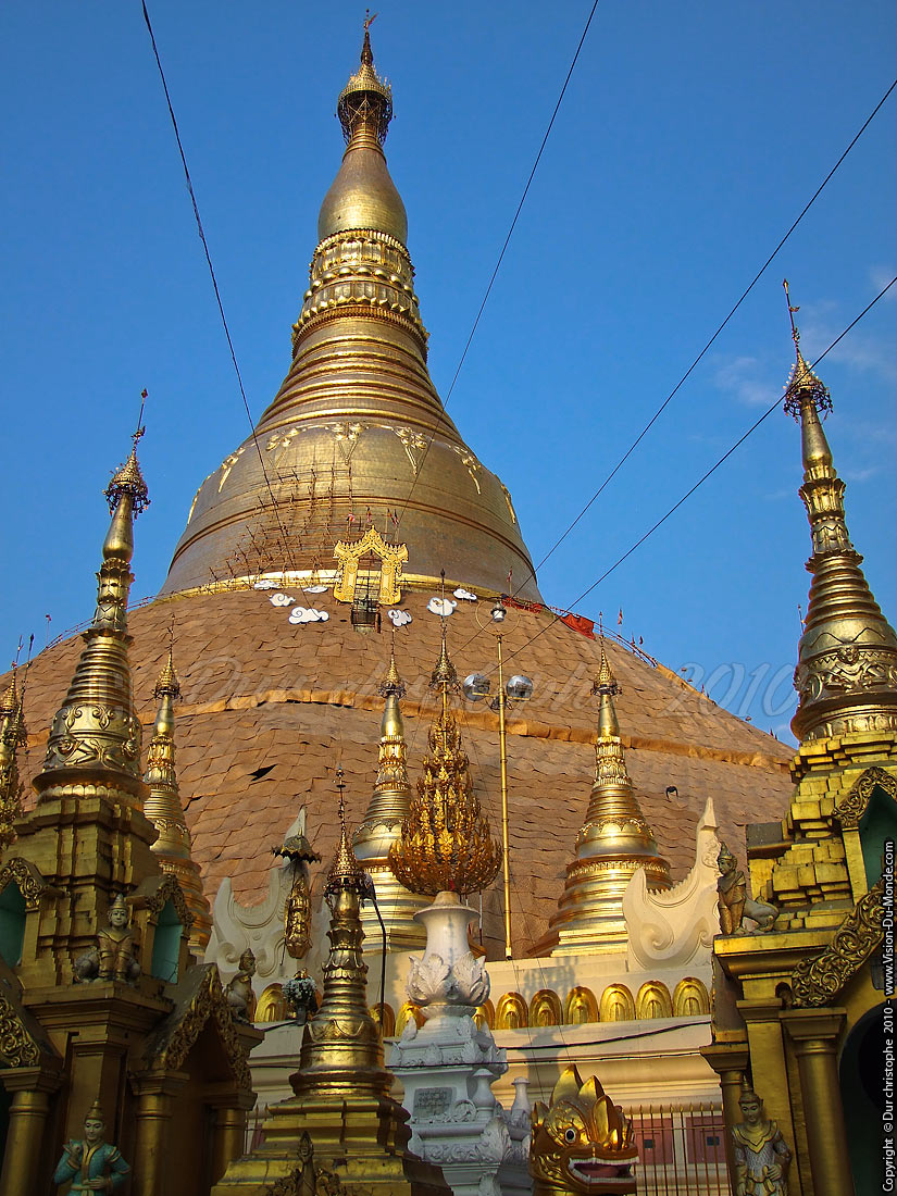 Le Stupa principal en rénovation - Paya Shwedagon - Yangon 2010