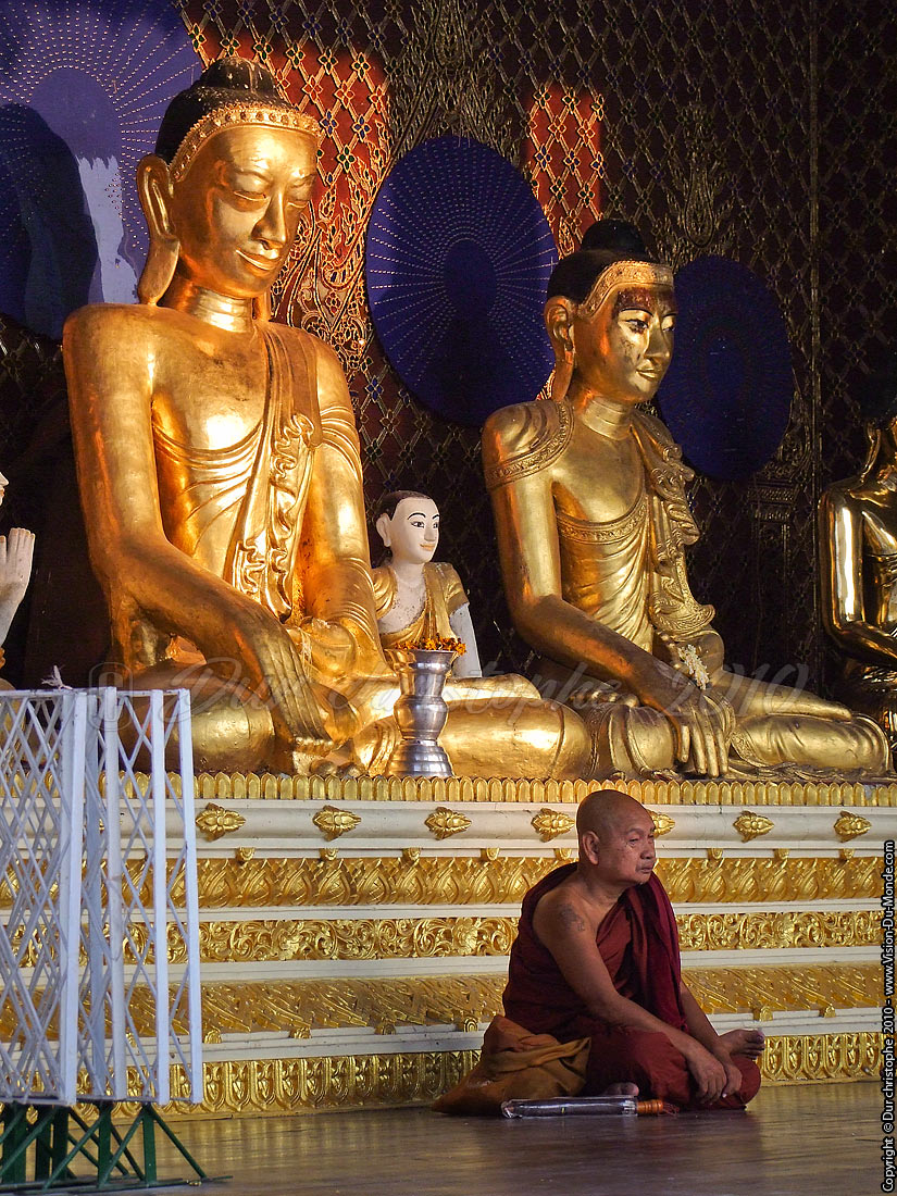 Salle de Bouddha - Paya Shwedagon - Yangon 2010