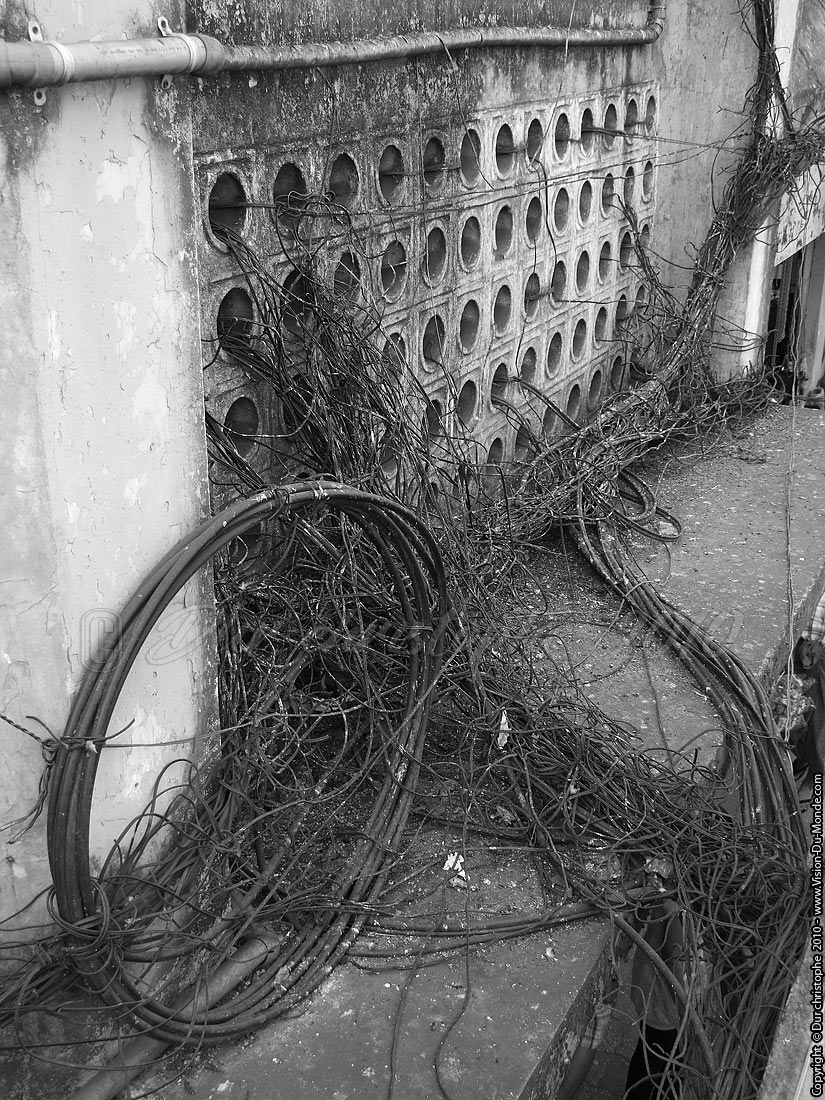 Fils électriques - Yangon 2010