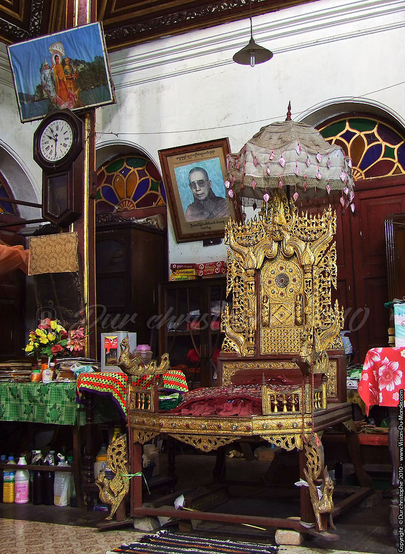 Chaise du moine - Mawlamyine 2010