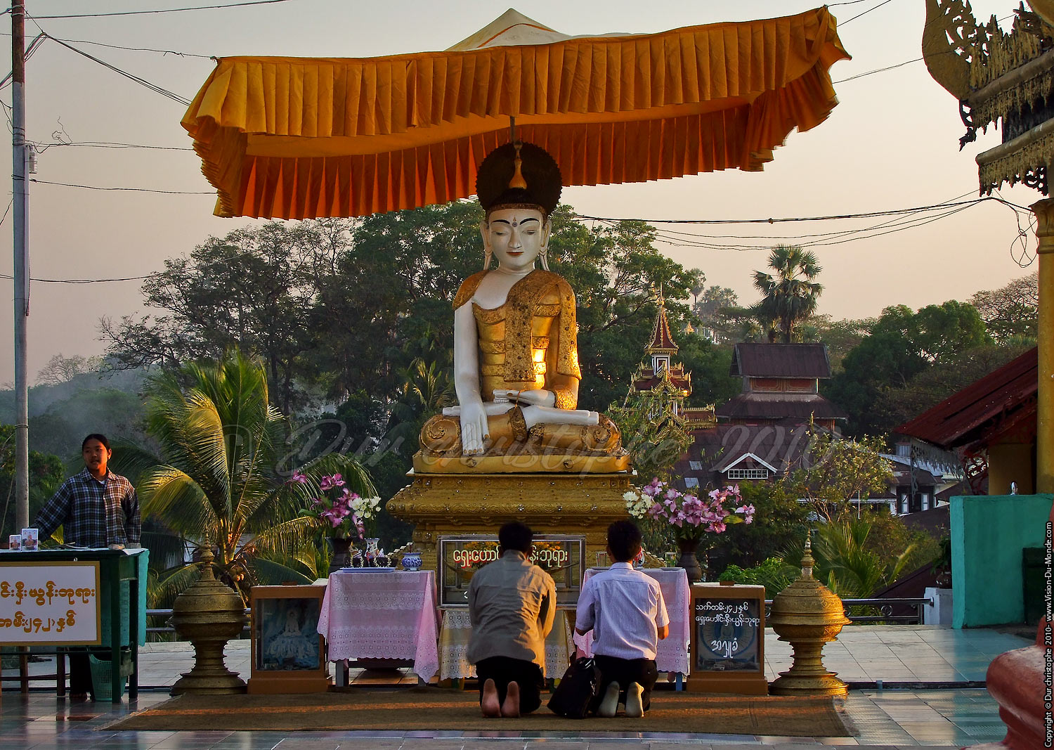 La prière - Mawlamyine 2010