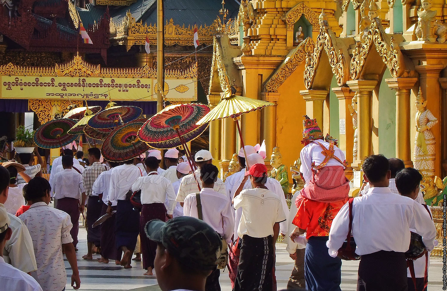 La procession - Paya Shwedagon - Yangon 2010