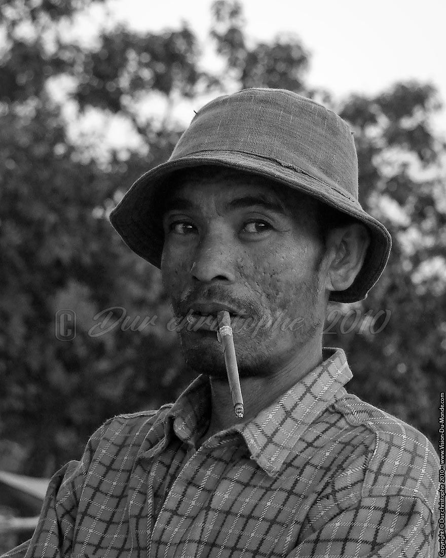 L'homme au cigare - Environs de Kalaw 2010