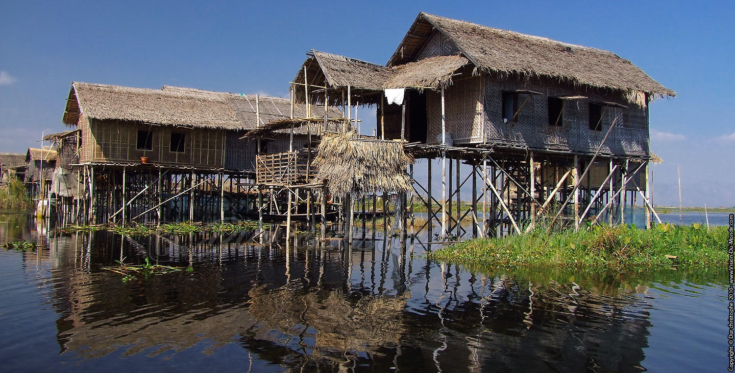 Maisons sur pillottis - Lac Inlé 2010