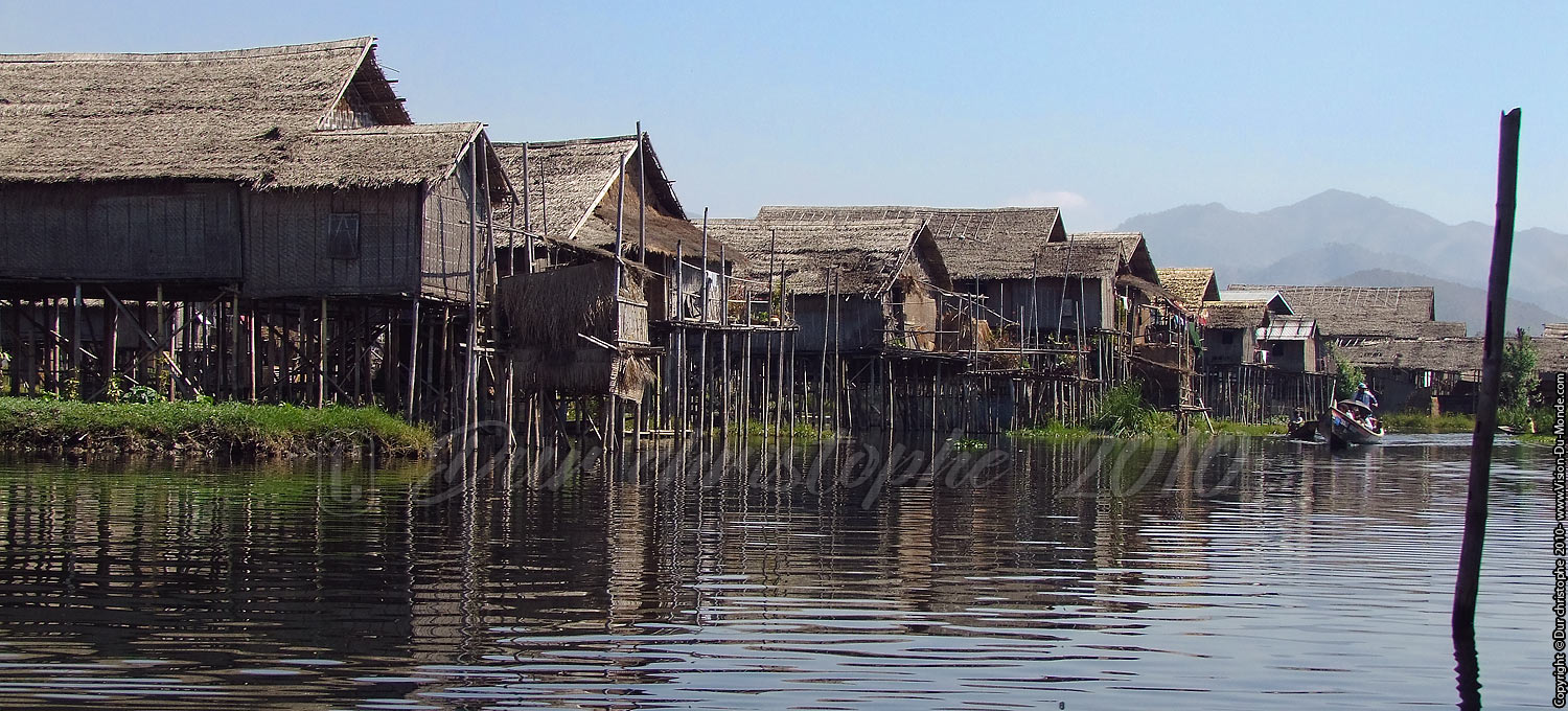 Maisons sur pillottis - Lac Inlé 2010