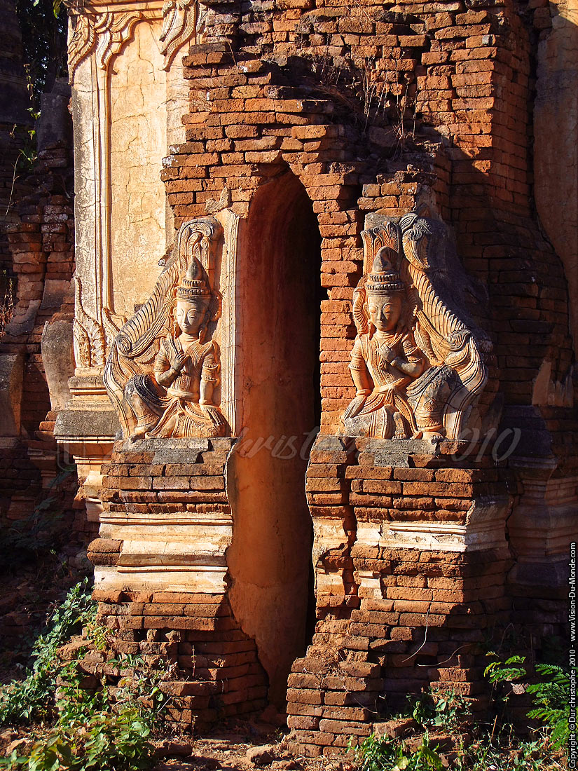 Ruines de Zedi - Paya Shwe Inn Thein - Lac Inle 2010