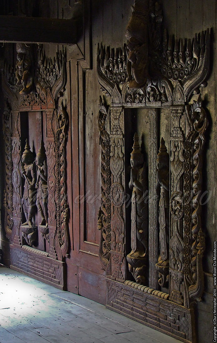 Portes - Kyaung Shwe in Bin - Mandalay 2010