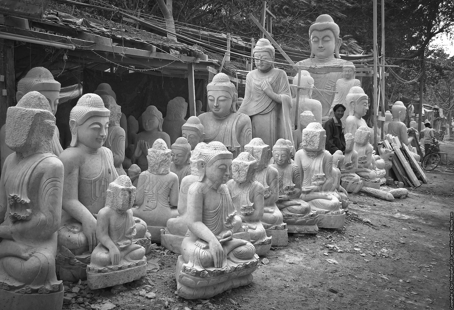 Fabrique de Bouddha en pierre - Mandalay 2010