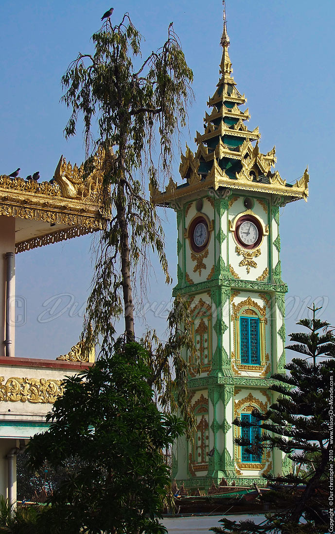 La tour de l'horloge - Paya Mahamuni - Mandalay 2010