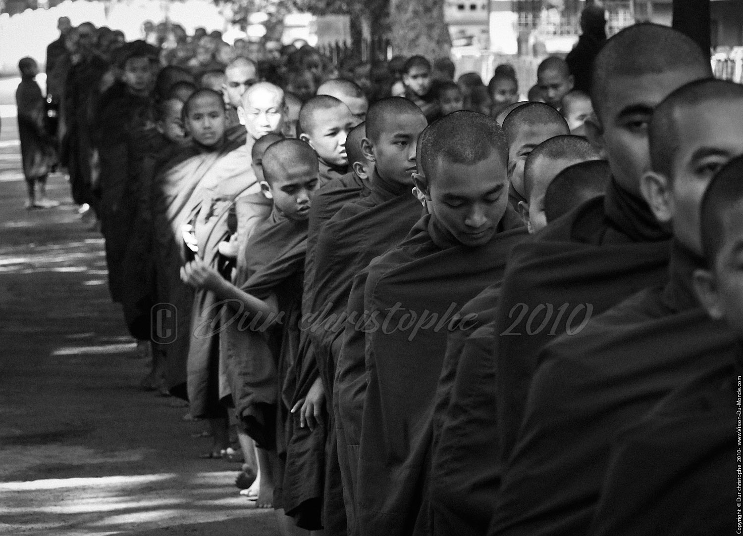 le défilé - Kyaung Maha Ganayon - Mandalay 2010