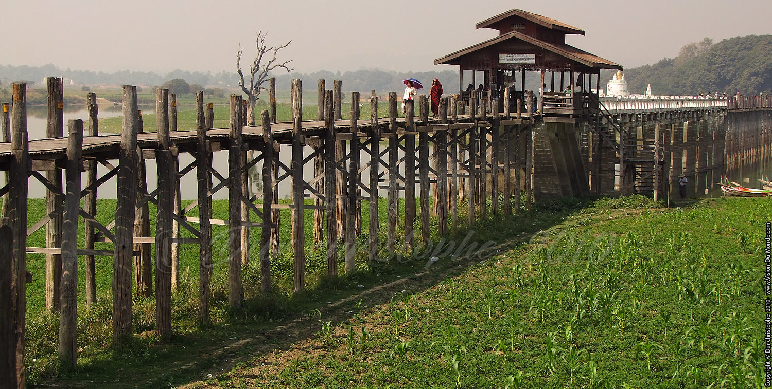 Promenade sur le pont - Pont U Bein - Amarapura 2010