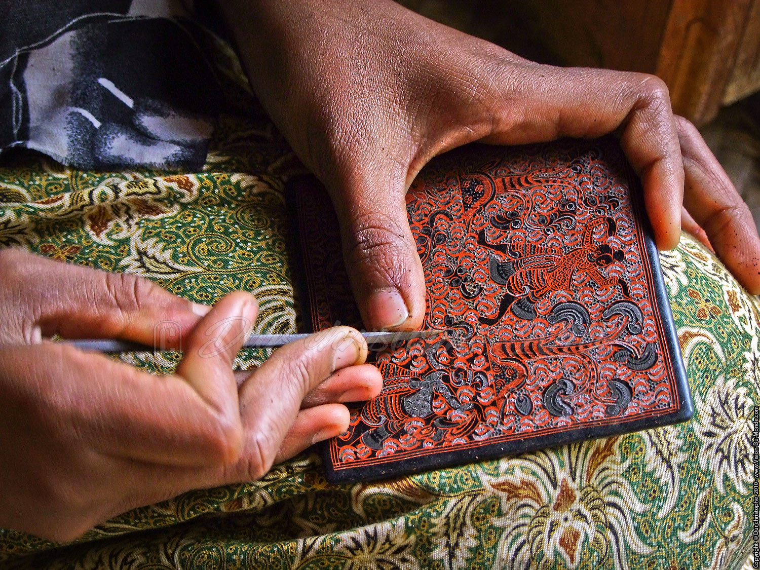 Gravure sur boite laquée - Bagan 2010