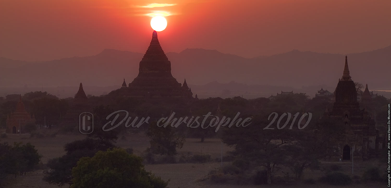 Etendue de Bagan au soleil couchant - Bagan 2010