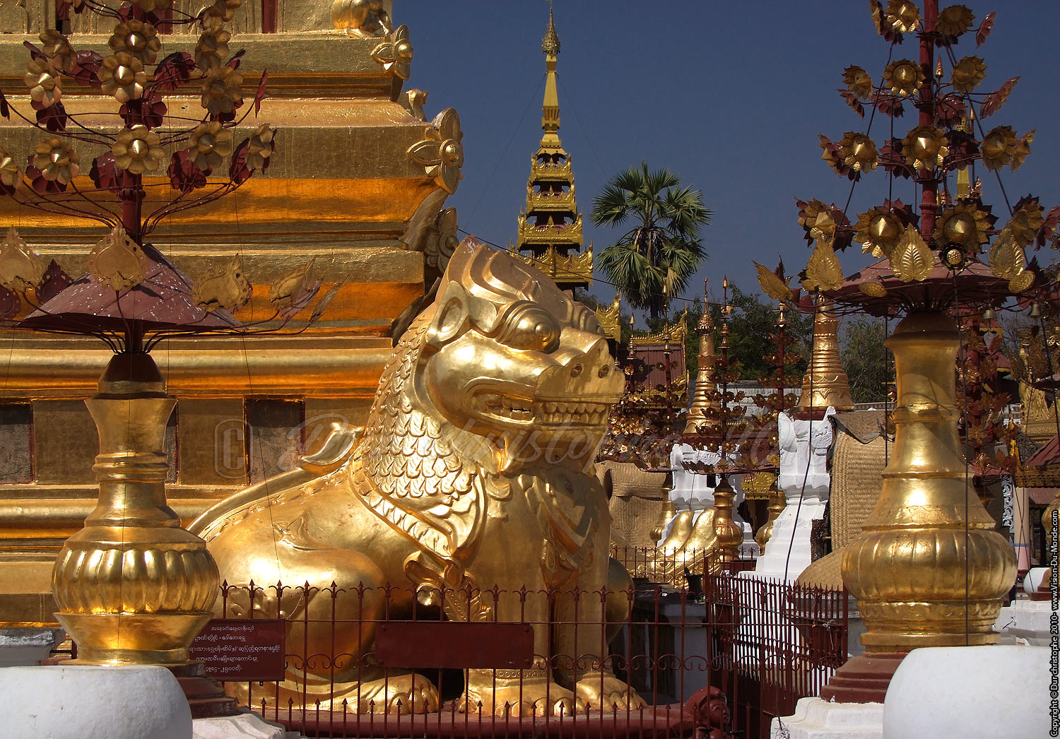Paya Shwezigon - Bagan 2010