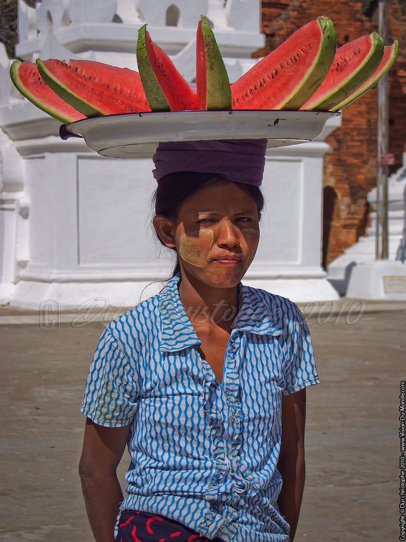 La vendeuse de Pastèques - Bagan 2010