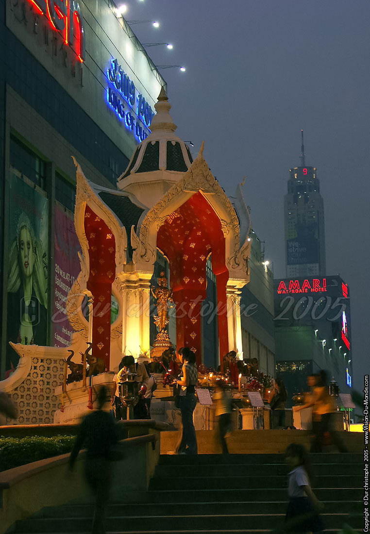 Petit temple moderne - Bangkok 2005