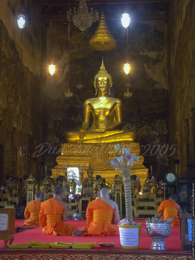 La prière -  Bangkok 2005