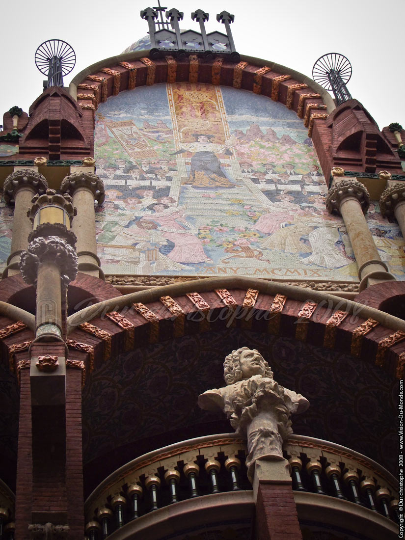 Façade - 2008
