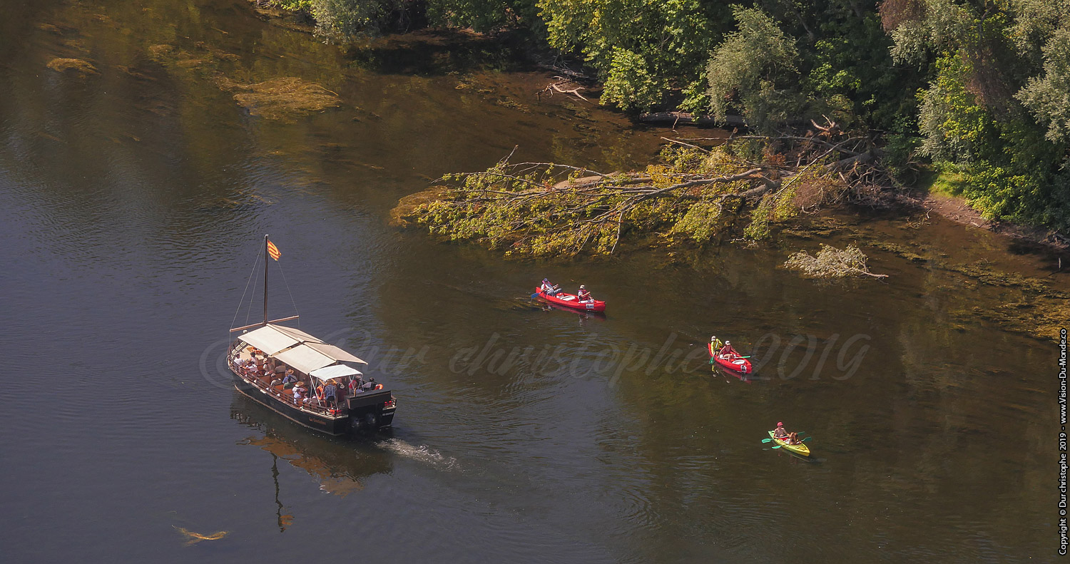 Gabare et kayaks