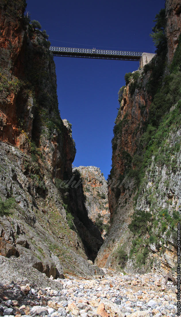 Le pont de métal - Gorges d'Aradhéna - 2013