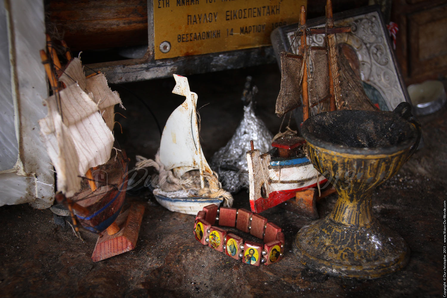 Offrandes - Grotte du monastère de Kapsa - 2013