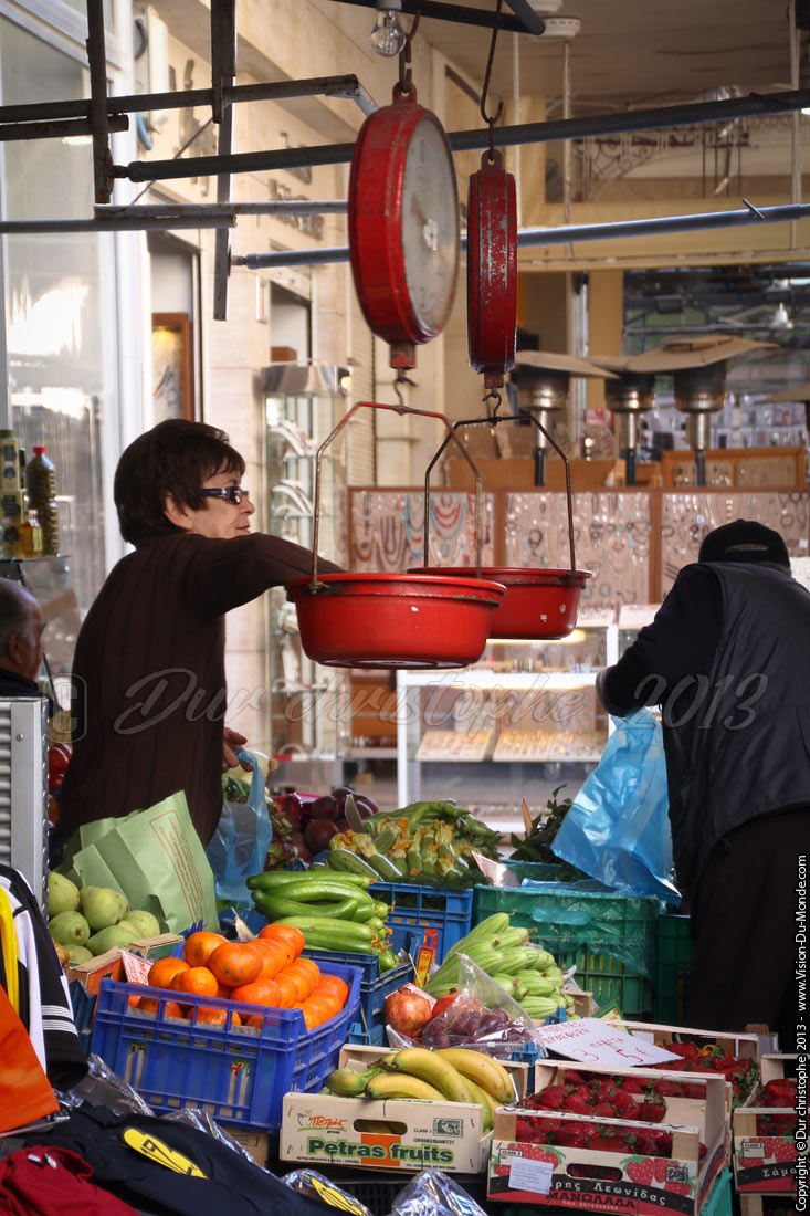 Vendeuse de fruits et légumes - Héraklion - 2013