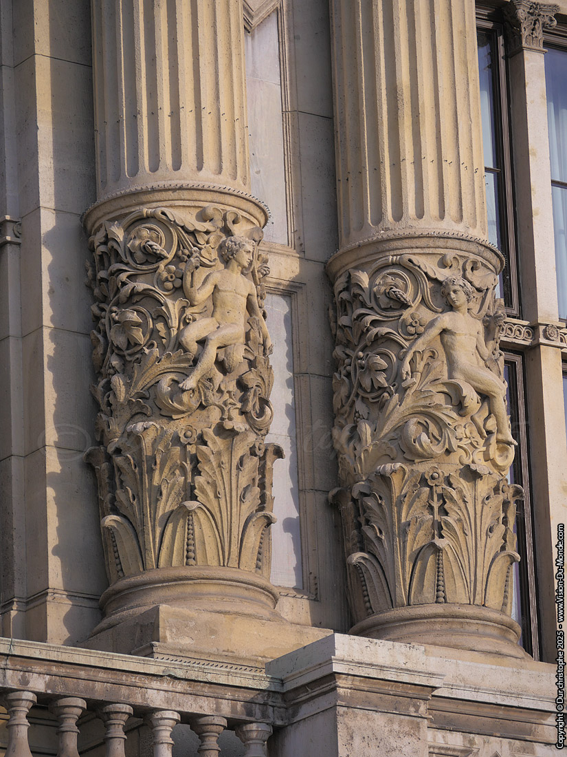 Colonnes sculptées - Budapest - 2025