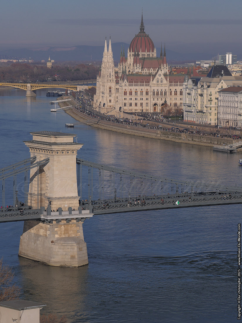 Vue sur le Danube & Parlement - Budapest - 2025