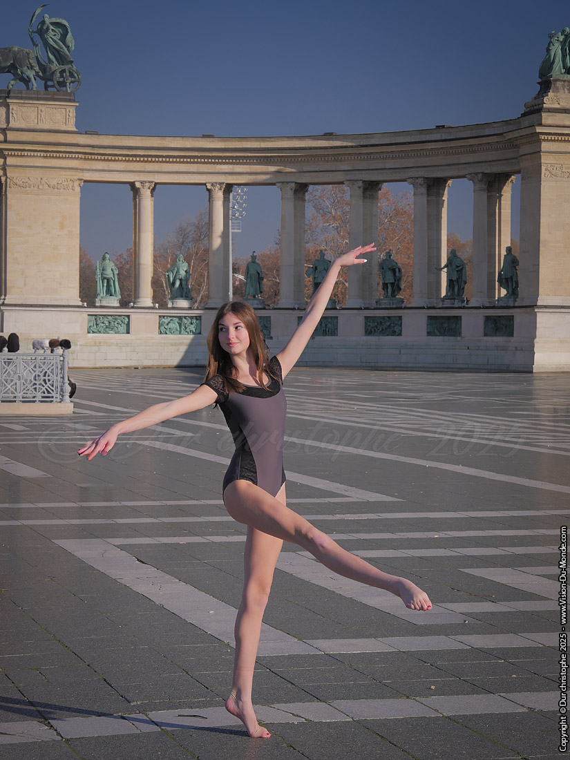 La ballerine - Place des héros - Budapest - 2025